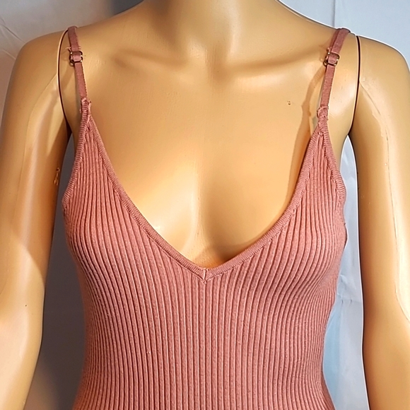 Iris Women's Bodycon Dress - Picture 3 of 8